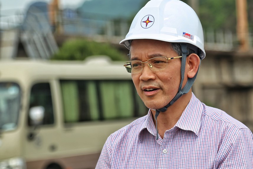 Nếu tăng công suất tối đa, sau 12 ngày hồ thủy điện Hòa Bình sẽ về mực nước chết - Ảnh 3. Nếu tăng công suất tối đa, sau 12 ngày hồ thủy điện Hòa Bình sẽ về mực nước chết - Ảnh 3.