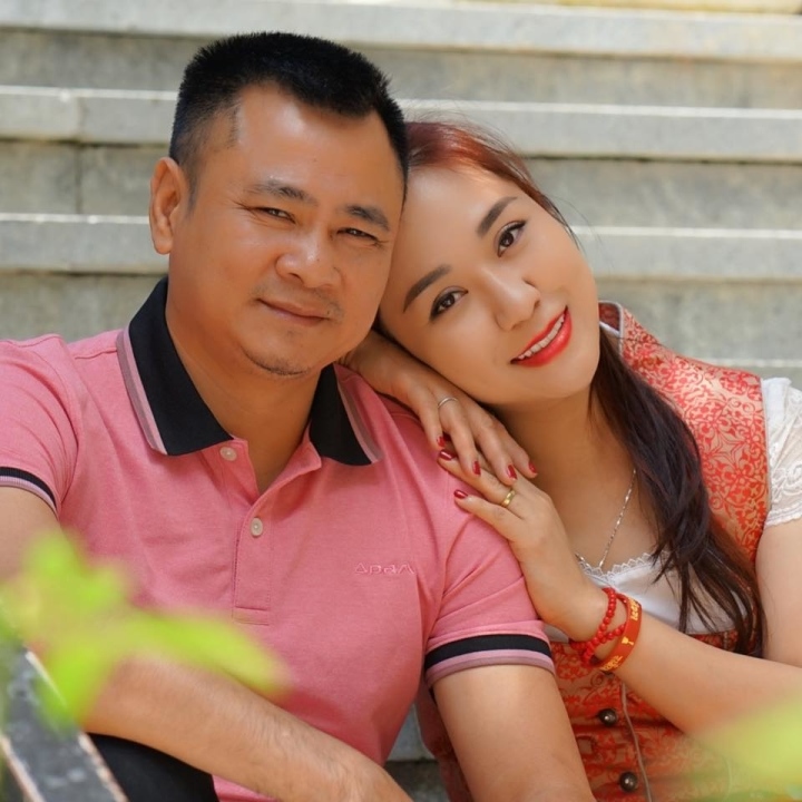 Vợ kém 12 tuổi của Tự Long phản ứng thế nào khi bị nói xấu, đặt điều? - Ảnh 1. Vợ kém 12 tuổi của Tự Long phản ứng thế nào khi bị nói xấu, đặt điều? - Ảnh 1.