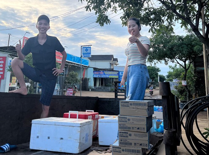 Nấu cơm, sát cánh với công an truy bắt nhóm người tấn công 2 trụ sở xã - Ảnh 4. Nấu cơm, sát cánh với công an truy bắt nhóm người tấn công 2 trụ sở xã - Ảnh 4.