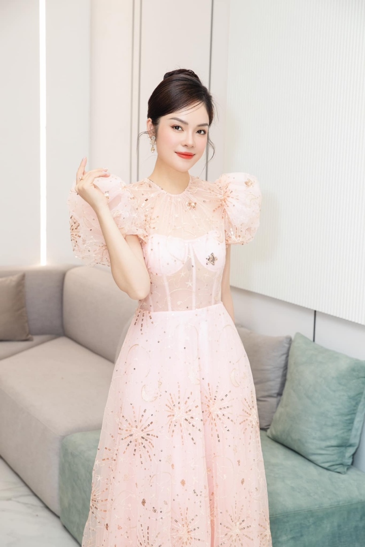 Bị hỏi thẳng trả hết nợ chưa?, Dương Cẩm Lynh đáp trả thế nào? - Ảnh 1. Bị hỏi thẳng trả hết nợ chưa?, Dương Cẩm Lynh đáp trả thế nào? - Ảnh 1.