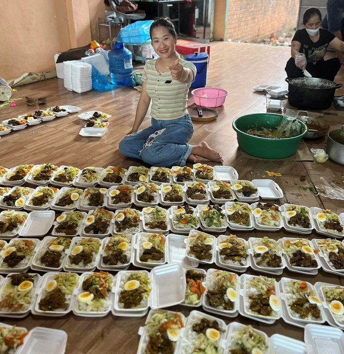 Nấu cơm, sát cánh với công an truy bắt nhóm người tấn công 2 trụ sở xã - Ảnh 3. Nấu cơm, sát cánh với công an truy bắt nhóm người tấn công 2 trụ sở xã - Ảnh 3.