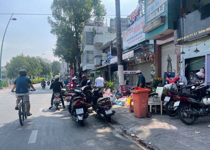 Cho thuê vỉa hè tại TP HCM: Dự kiến cao nhất 100.000 đồng/m2/tháng - Ảnh 1. Cho thuê vỉa hè tại TP HCM: Dự kiến cao nhất 100.000 đồng/m2/tháng - Ảnh 1.