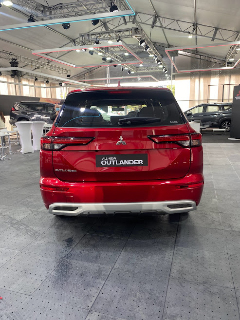 Mitsubishi Outlander 2023 lần đầu xuất hiện ở Việt Nam: Khác hoàn toàn đời cũ, vòm bánh xe tiết lộ xuất xứ - Ảnh 6.