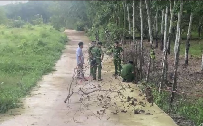 Phát hiện thi thể bé sơ sinh mất 1 chân ở Bình Phước: làm việc với người mẹ - Ảnh 1. Phát hiện thi thể bé sơ sinh mất 1 chân ở Bình Phước: làm việc với người mẹ - Ảnh 1.