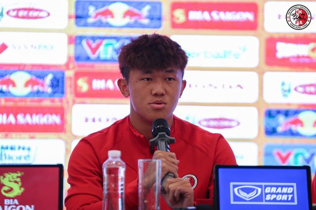 Trước giờ đấu, cầu thủ Hong Kong khen tuyển Việt Nam đáng kinh ngạc - Ảnh 2.