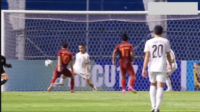 Lào gây bất ngờ, Thái Lan thoát hiểm nghẹt thở ở trận mở màn giải U17 châu Á - Ảnh 2.