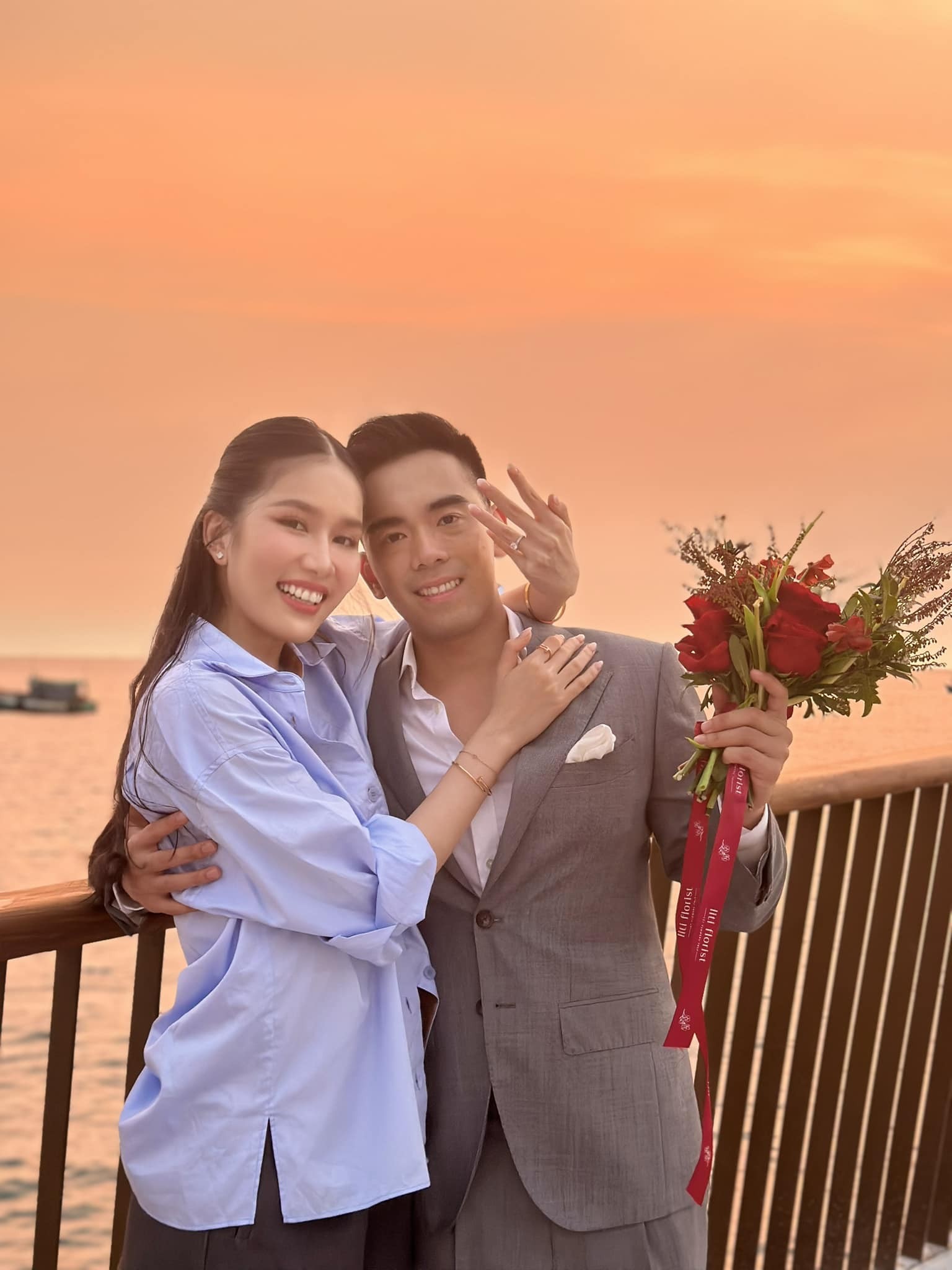 Á hậu Phương Anh chăm mặc gợi cảm sau khi bạn trai học tiến sĩ cầu hôn - Ảnh 1. Á hậu Phương Anh chăm mặc gợi cảm sau khi bạn trai học tiến sĩ cầu hôn - Ảnh 1.