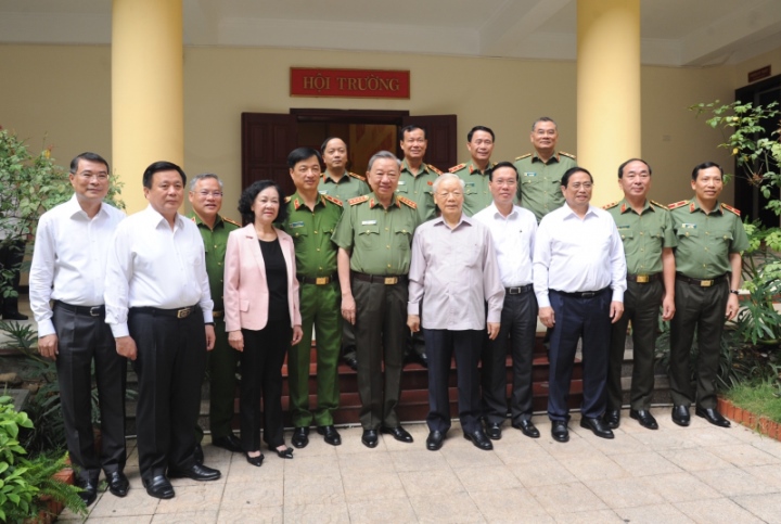 Tổng Bí thư dự Hội nghị Đảng ủy Công an Trung ương 6 tháng đầu năm 2023 - Ảnh 1. Tổng Bí thư dự Hội nghị Đảng ủy Công an Trung ương 6 tháng đầu năm 2023 - Ảnh 1.