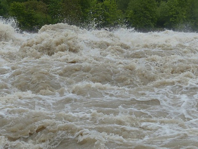 Chuyên gia thời tiết cảnh báo: Vùng núi Bắc Bộ dễ đón lũ vào tháng 7, El Nino chính thức bắt đầu - Ảnh 1.