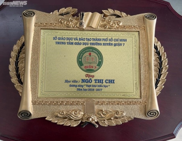Thí sinh 64 tuổi thi THPT: Chung trường với cháu, đeo đuổi nghiệp học dở dang - Ảnh 4. Thí sinh 64 tuổi thi THPT: Chung trường với cháu, đeo đuổi nghiệp học dở dang - Ảnh 4.