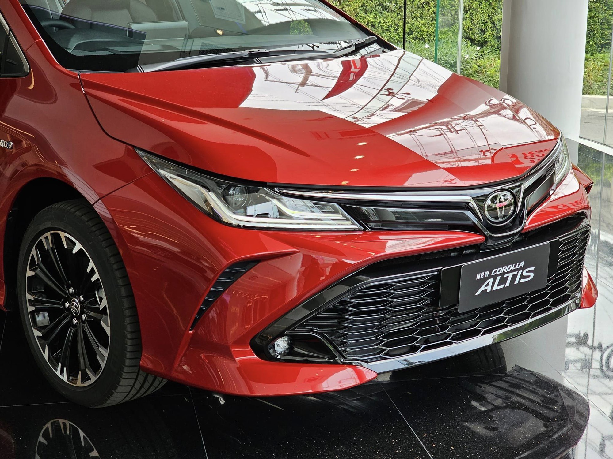 Ảnh thực tế Corolla Altis 2023: Giữ thiết kế nhưng thêm nhiều trang bị, sớm về Việt Nam đấu Mazda3 và Civic - Ảnh 6.