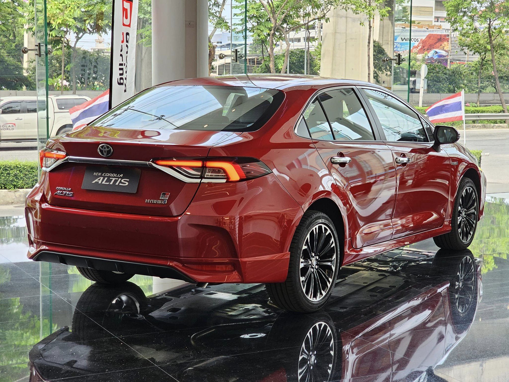 Ảnh thực tế Corolla Altis 2023: Giữ thiết kế nhưng thêm nhiều trang bị, sớm về Việt Nam đấu Mazda3 và Civic - Ảnh 5.