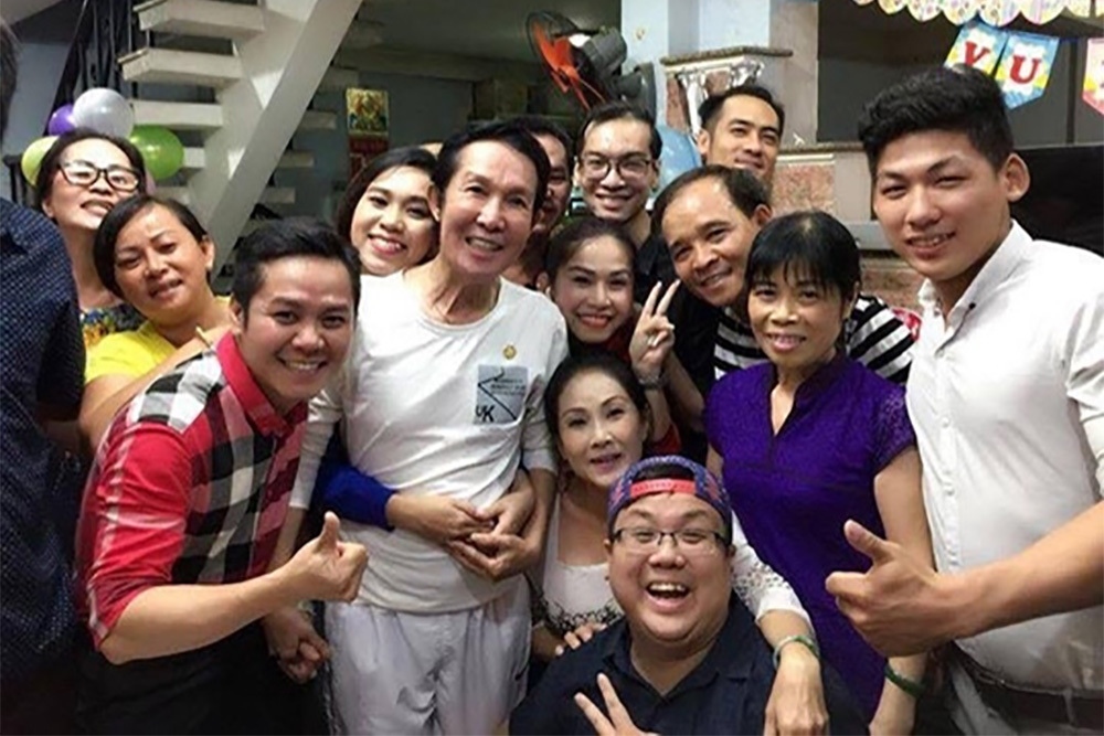 Những giây phút hạnh phúc trước đây của NSƯT Vũ Linh bên con cháu trong gia đình - Ảnh 16. Những giây phút hạnh phúc trước đây của NSƯT Vũ Linh bên con cháu trong gia đình - Ảnh 16.