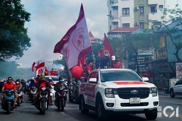 Báo Hồng Kông (Trung Quốc) ca ngợi hình ảnh đặc biệt bên lề trận đấu của ĐT Việt Nam - Ảnh 5.