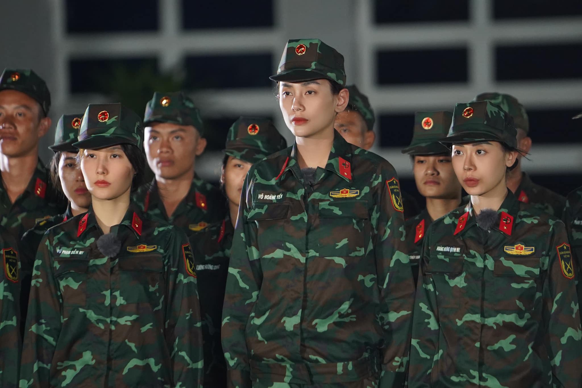 Sao nữ từng đóng băng sự nghiệp, nay tìm được hào quang và chuẩn bị lên xe hoa - Ảnh 7. Sao nữ từng đóng băng sự nghiệp, nay tìm được hào quang và chuẩn bị lên xe hoa - Ảnh 7.