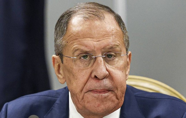 Ngoại trưởng Lavrov: Nga sẽ đáp trả nếu F-16 xuất hiện trên bầu trời Ukraine - Ảnh 1.