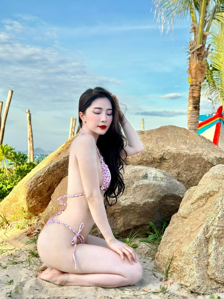 Sao Việt 17/6: Thanh Thanh Tâm từ Mỹ về viếng mộ người tình sân khấu Vũ Linh - Ảnh 8. Sao Việt 17/6: Thanh Thanh Tâm từ Mỹ về viếng mộ người tình sân khấu Vũ Linh - Ảnh 8.