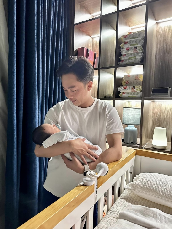 Sau khi Đàm Thu Trang sinh con thứ 2, cuộc sống của Cường Đô la thế nào? - Ảnh 3. Sau khi Đàm Thu Trang sinh con thứ 2, cuộc sống của Cường Đô la thế nào? - Ảnh 3.