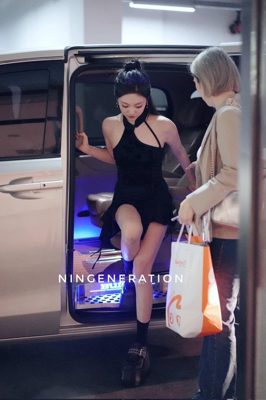 “Bản sao Jennie lại gấy sốt nhờ style như tiểu thư tài phiệt, nhan sắc bất chấp cam thường - Ảnh 13. “Bản sao Jennie lại gấy sốt nhờ style như tiểu thư tài phiệt, nhan sắc bất chấp cam thường - Ảnh 13.