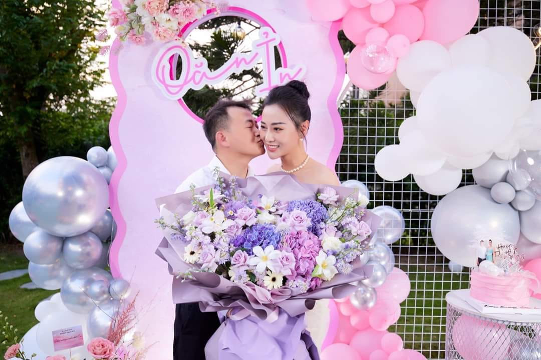 Phương Oanh đặt nguyên tắc khi yêu Shark Bình: Không tặng quà cáp gì cả - Ảnh 3. Phương Oanh đặt nguyên tắc khi yêu Shark Bình: Không tặng quà cáp gì cả - Ảnh 3.
