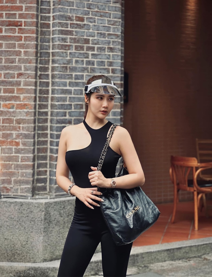 Huyền Lizzie hiếm hoi tiết lộ mối quan hệ với chồng cũ sau ly hôn - Ảnh 1. Huyền Lizzie hiếm hoi tiết lộ mối quan hệ với chồng cũ sau ly hôn - Ảnh 1.
