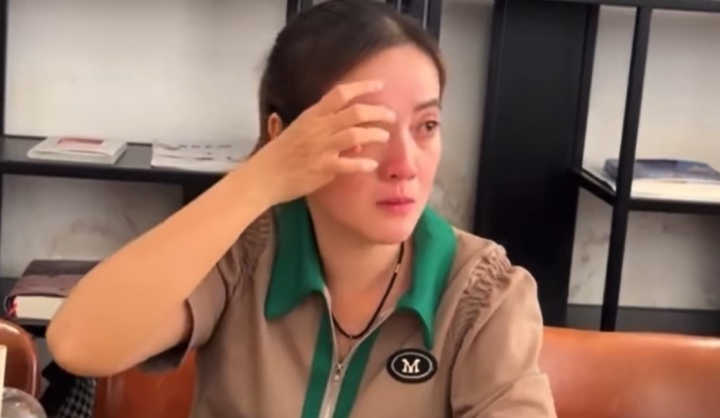 Con gái Vũ Linh nói rõ lý do đuổi Hồng Phượng, tuyên bố sẵn sàng theo kiện - Ảnh 1. Con gái Vũ Linh nói rõ lý do đuổi Hồng Phượng, tuyên bố sẵn sàng theo kiện - Ảnh 1.