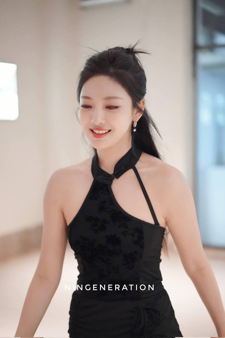 “Bản sao Jennie lại gấy sốt nhờ style như tiểu thư tài phiệt, nhan sắc bất chấp cam thường - Ảnh 11. “Bản sao Jennie lại gấy sốt nhờ style như tiểu thư tài phiệt, nhan sắc bất chấp cam thường - Ảnh 11.