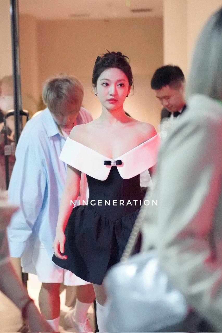 “Bản sao Jennie lại gấy sốt nhờ style như tiểu thư tài phiệt, nhan sắc bất chấp cam thường - Ảnh 6. “Bản sao Jennie lại gấy sốt nhờ style như tiểu thư tài phiệt, nhan sắc bất chấp cam thường - Ảnh 6.