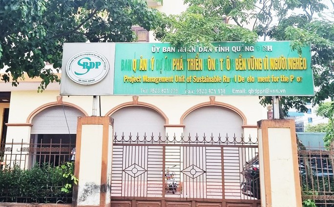 Chủ tịch tỉnh Quảng Bình ký quyết định kỷ luật bà Lê Thị Vân Hồng - Ảnh 1. Chủ tịch tỉnh Quảng Bình ký quyết định kỷ luật bà Lê Thị Vân Hồng - Ảnh 1.
