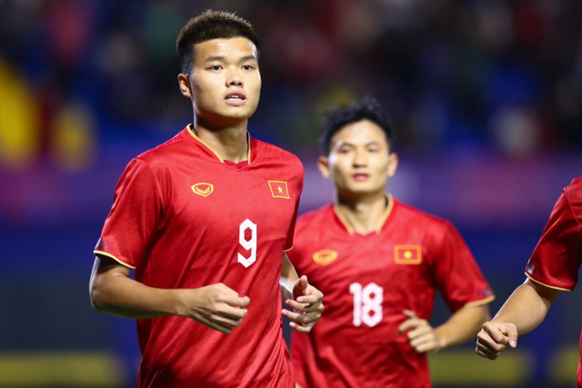 5 cầu thủ U22 dự SEA Games đứng trước cơ hội được HLV Troussier đưa lên đội tuyển Việt Nam - Ảnh 3.