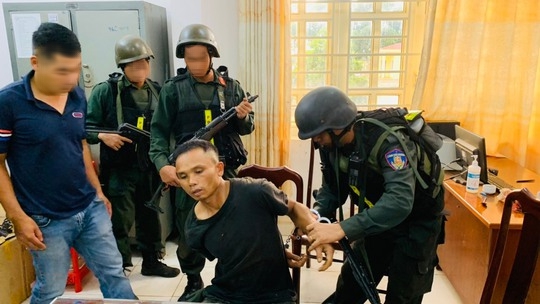 Hình ảnh cảnh sát đặc nhiệm truy bắt các đối tượng tấn công trụ sở Đắk Lắk - Ảnh 7.