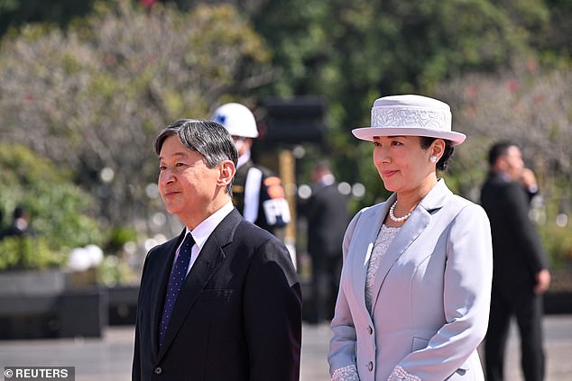 Phong cách thanh lịch của Hoàng hậu Nhật Bản trong chuyến thăm Indonesia - Ảnh 2.