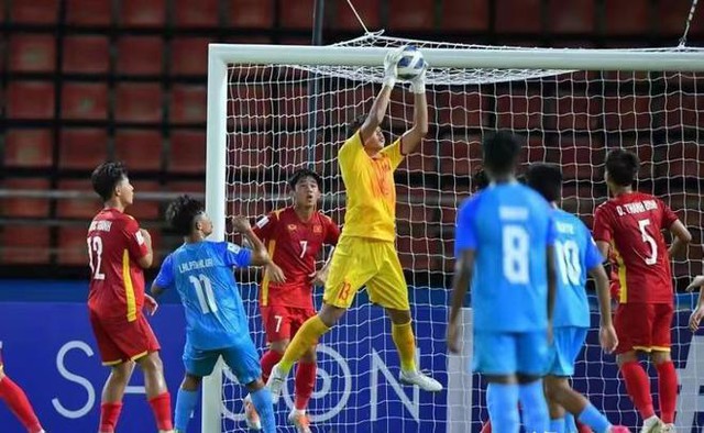 Ở thế khó, U17 Việt Nam liệu có thể đi tiếp ngoạn mục nhờ hạ Uzbekistan? - Ảnh 2.