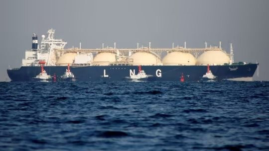 Né khí đốt của Nga, quốc gia giàu nhất châu Âu giờ đây lại phụ thuộc vào LNG nhập khẩu từ nước mà ai cũng biết là ai - Ảnh 1.
