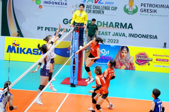 Bóng chuyền nữ Việt Nam vào bán kết giải châu Á với thành tích toàn thắng - Ảnh 2.