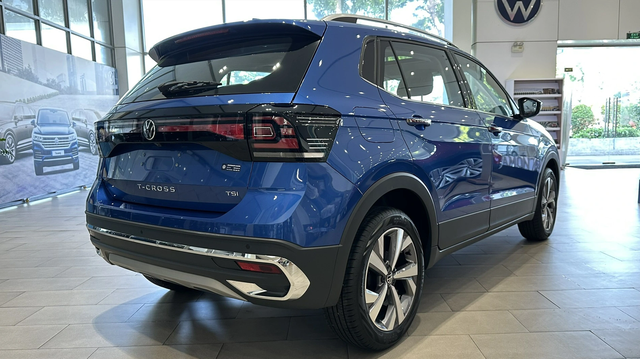 VW T-Cross bản trưng bày được giảm 244 triệu tại đại lý: Cùng cỡ Seltos nhưng đắt ngang Sorento dù giảm giá mạnh - Ảnh 4.