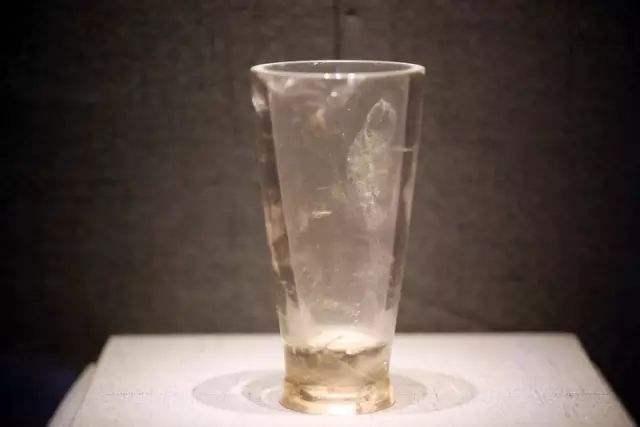 Tìm thấy chiếc cốc “xuyên không” trong mộ cổ hơn 2.000 năm - Ảnh 5.