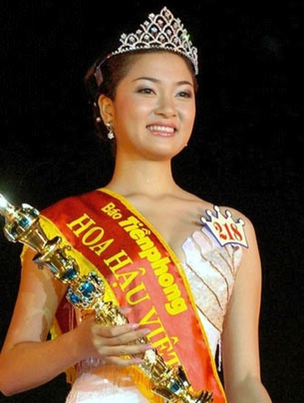 Hoa hậu Nguyễn Thị Huyền sau gần 20 năm đăng quang: Xinh đẹp, sống viên mãn trong biệt thự hàng trăm mét vuông - Ảnh 1.