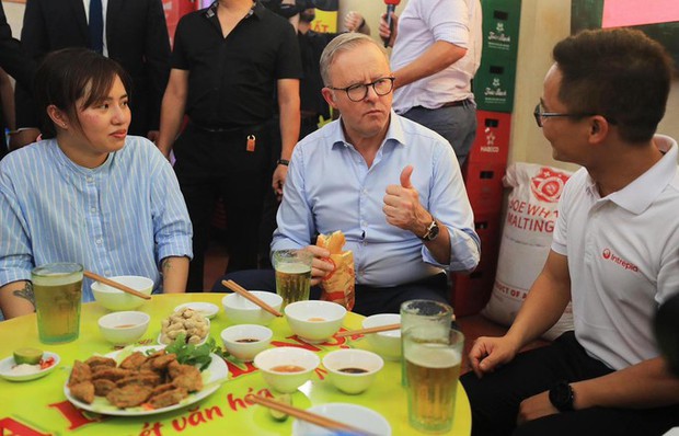 Điều gì khiến Thủ tướng Úc Anthony Albanese thích bánh mì Việt Nam? - Ảnh 2.