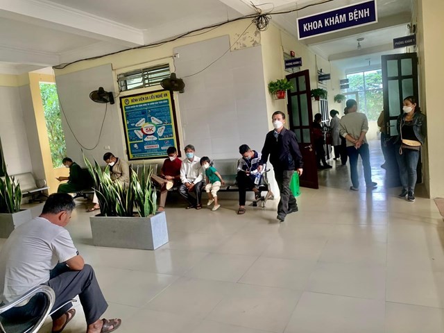 Bệnh viện Da liễu Nghệ An thu khống tiền của hơn 24 nghìn lượt bệnh nhân - Ảnh 1.