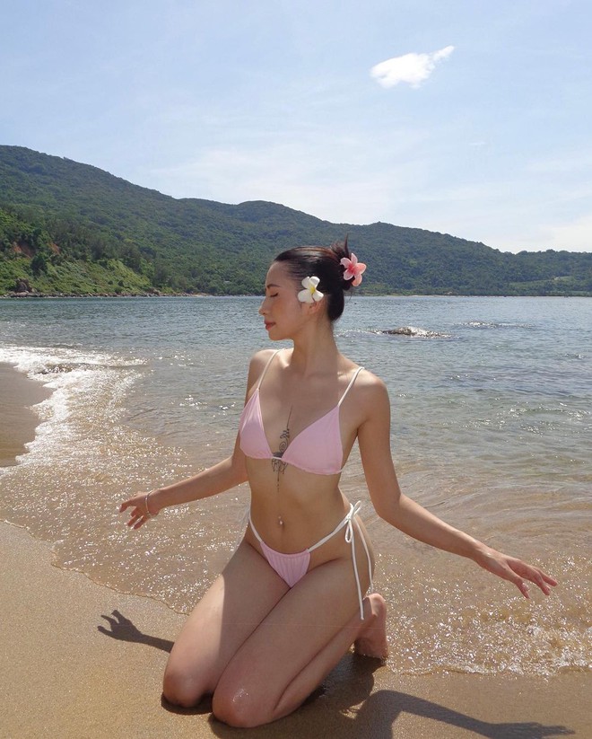 Gái Bray, con gái Vũ Thu Phương, hot girl mạng so dáng bikini.
