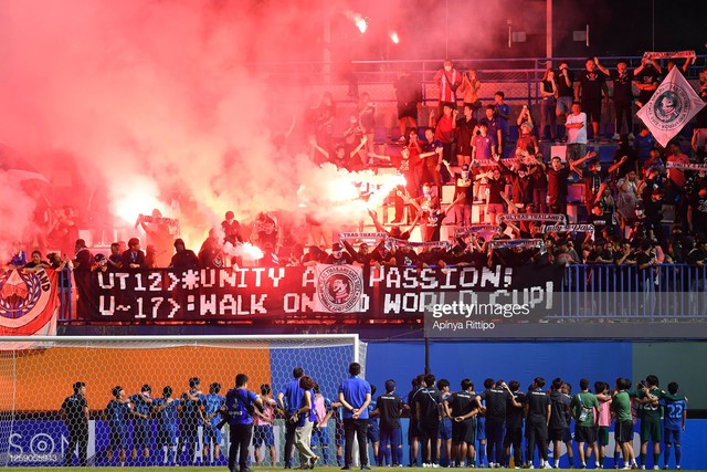 Rơi vé dự World Cup trẻ trên sân nhà, bóng đá Thái Lan đối diện thêm án phạt từ AFC - Ảnh 2.