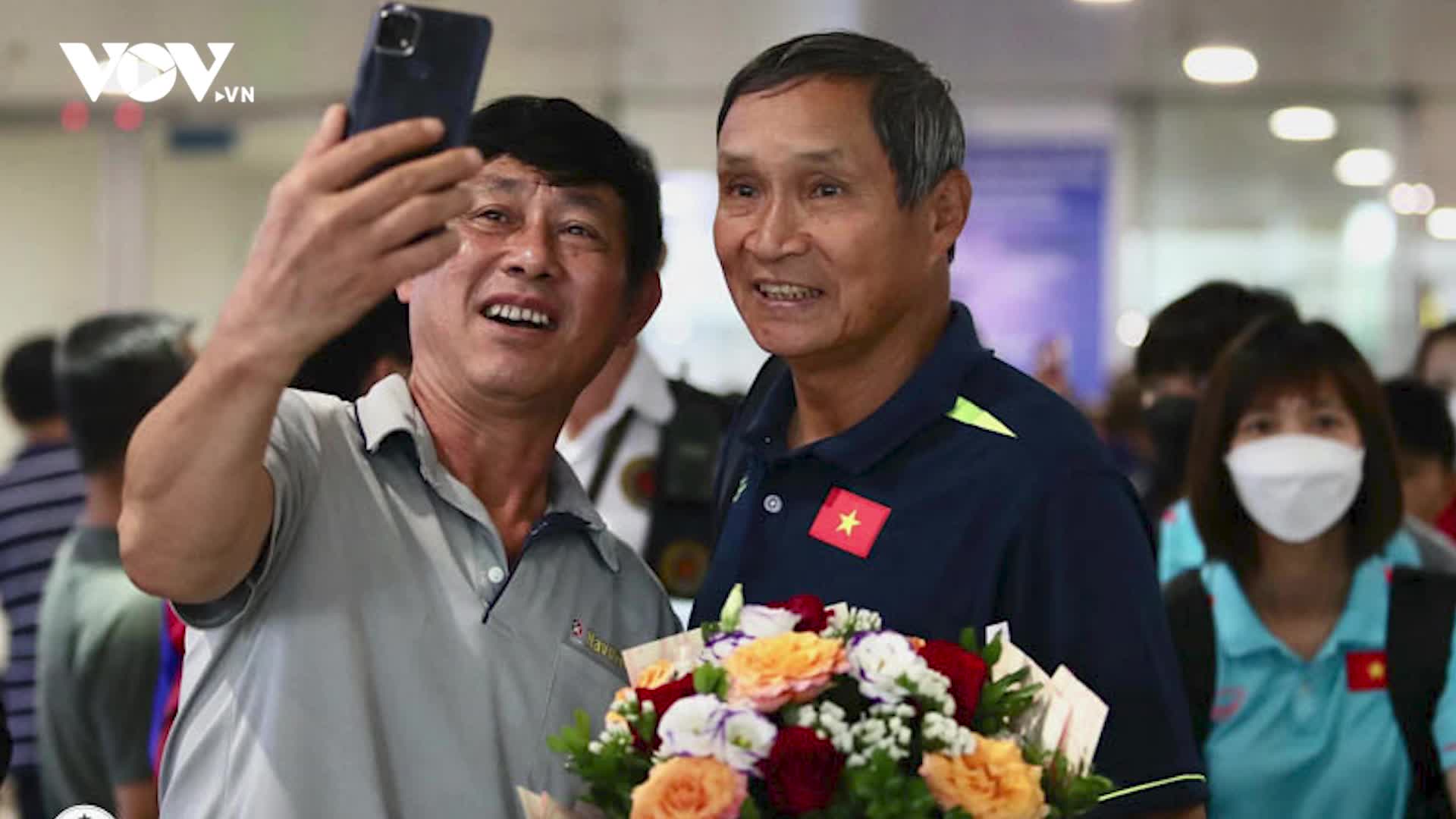 Khỉ trộm kính của du khách và cái kết bất ngờ VIDEO CLIP soha.vn