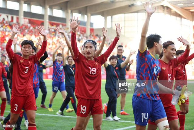 Từ giọt nước mắt đến siêu phẩm tại châu Âu, tuyển nữ Việt Nam có một ngôi sao may mắn trước thềm World Cup - Ảnh 1.
