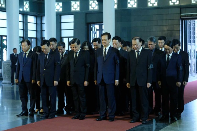 Lãnh đạo Đảng, Nhà nước viếng nguyên Phó Thủ tướng Chính phủ Vũ Khoan - Ảnh 10.