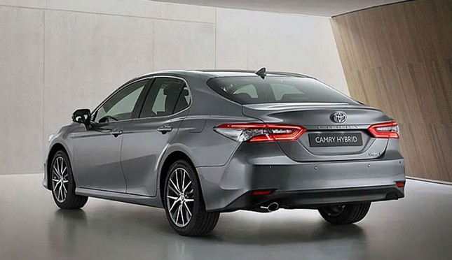 Toyota Camry bị triệu hồi bởi nguy cơ rơi bánh xe - Ảnh 1.