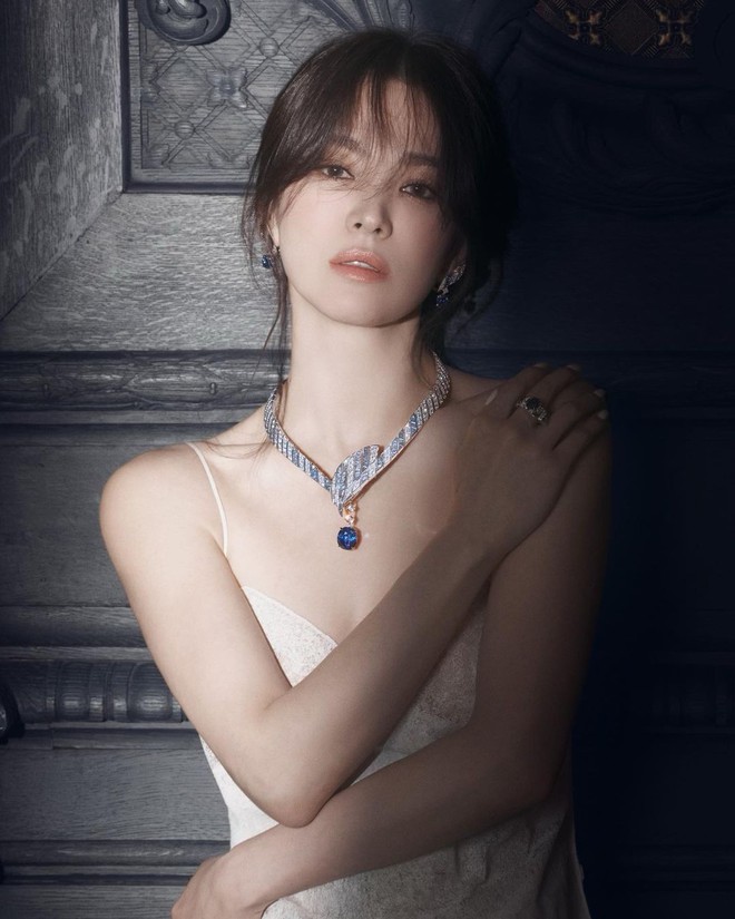  Song Hye Kyo - Han So Hee cùng làm 1 điều cho đối phương sau tranh cãi tình chị em giả tạo - Ảnh 1.