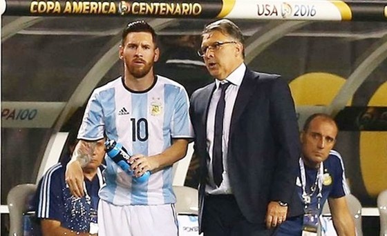 Inter Miami bổ nhiệm Gerardo Martino dẫn dắt Messi - Ảnh 2.