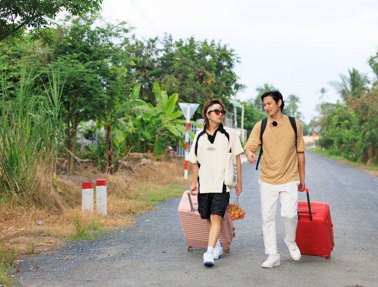 Giũ bỏ hào nhoáng, Duy Khánh - Huy Khánh làm nhang, làm bánh trong show truyền hình mới - Ảnh 1.