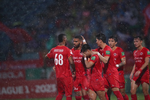 CLB Công an Hà Nội sáng cửa vô địch V.League nhưng ra AFC Champions League vẫn rất khó - Ảnh 1.